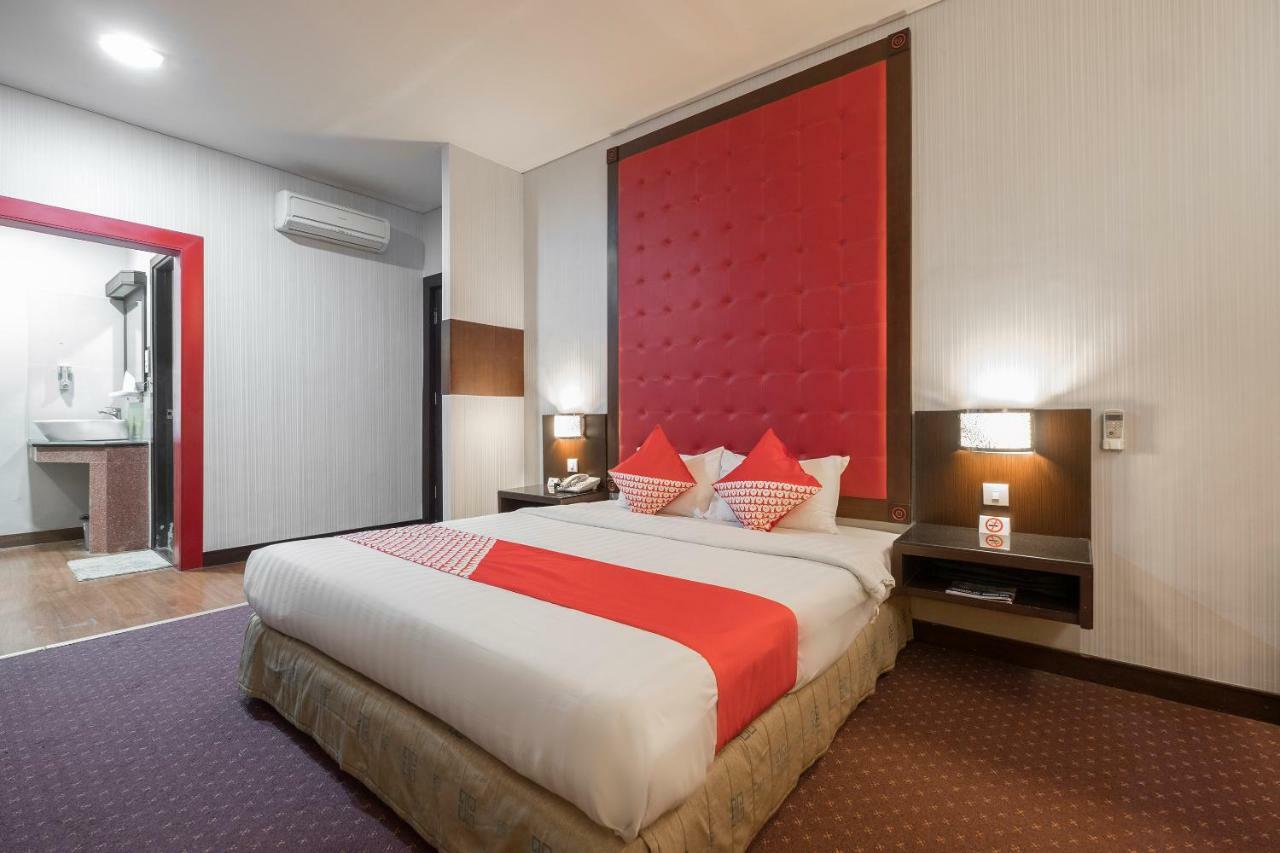Oyo 821 Hotel Dinasti Μακασάρ Εξωτερικό φωτογραφία
