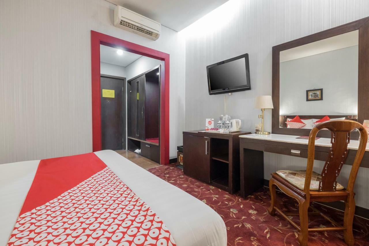 Oyo 821 Hotel Dinasti Μακασάρ Εξωτερικό φωτογραφία